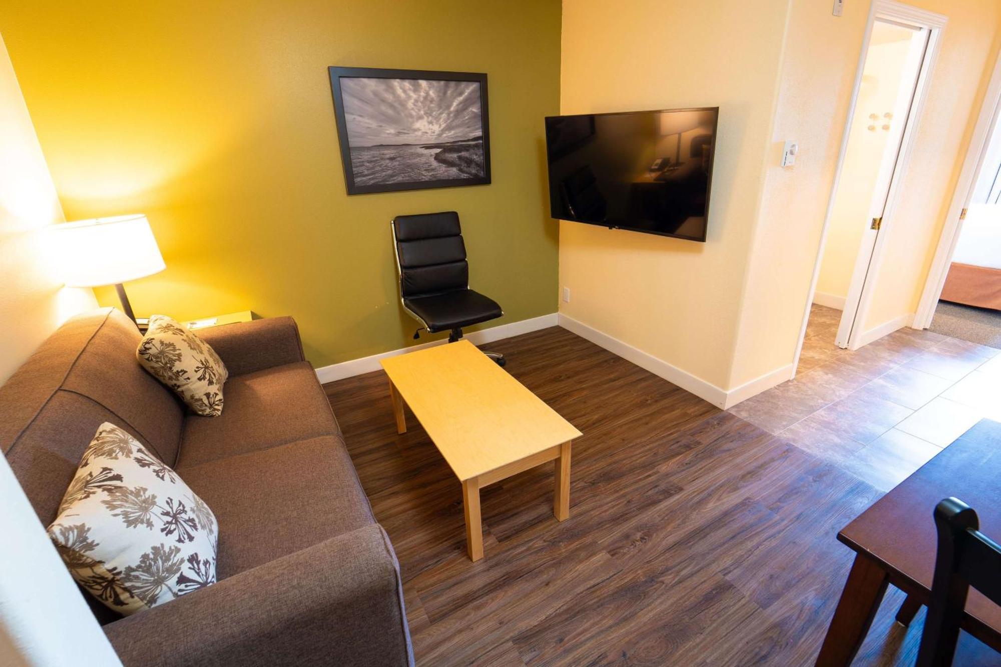Super 8 By Wyndham Amherst Ns Hotel Ngoại thất bức ảnh